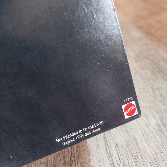 Barbie Doll 35th Anniversary Brunette Special Edition 1993 #11782 - Picture 10 of 11